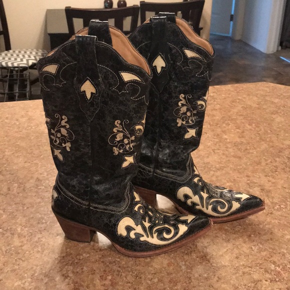 Corral Shoes - Corral Vintage Boots